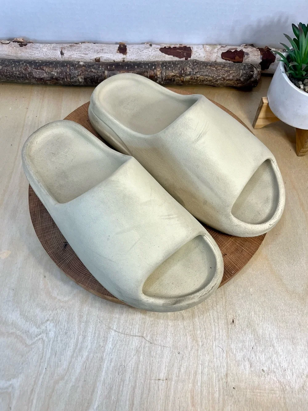 Adidas Yeezy Slides - Beige - Men's Size 8 / Women's 10